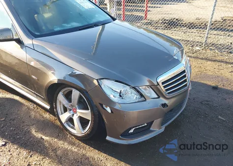 2011 Mercedes-Benz E 350 z USA, uszkodzony, nr VIN WDDHF5GB9BA291820